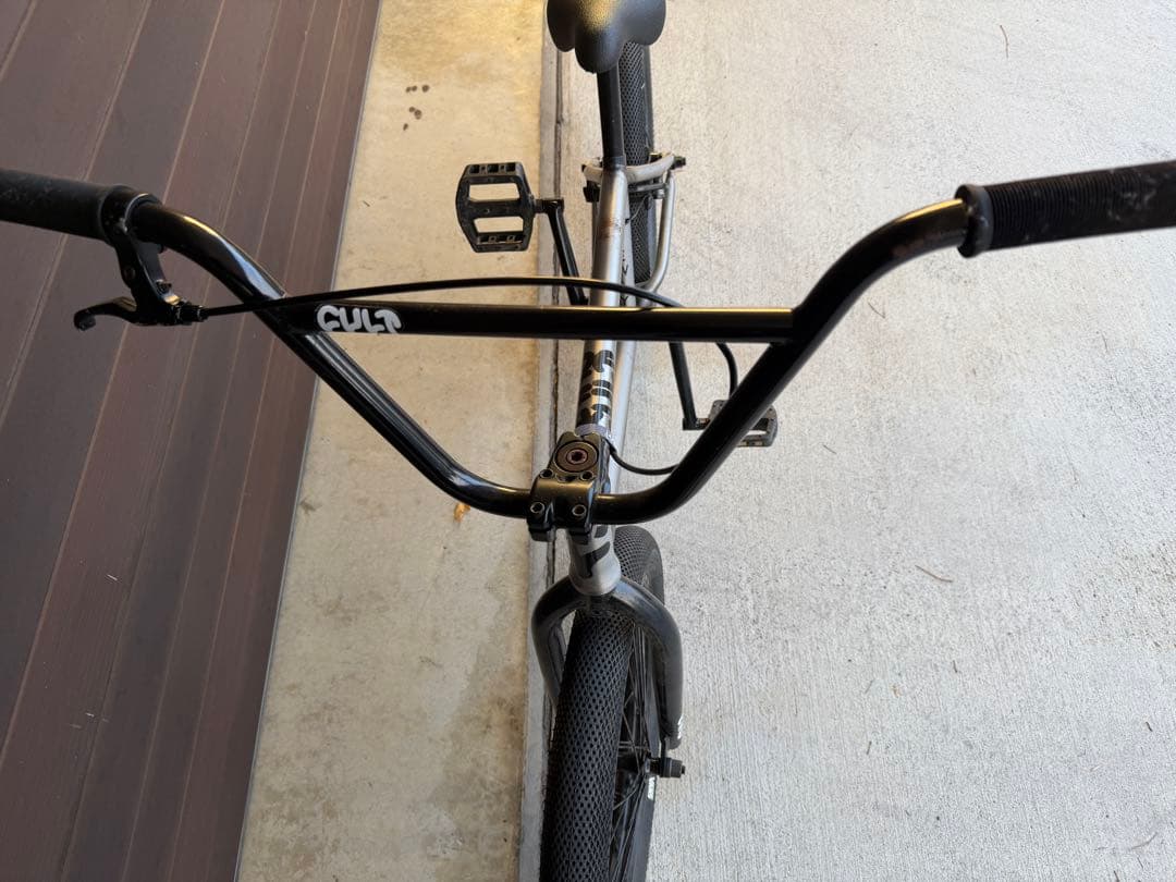 BMX CULT gateway 20インチ　シルバーブラック（値下げしました）