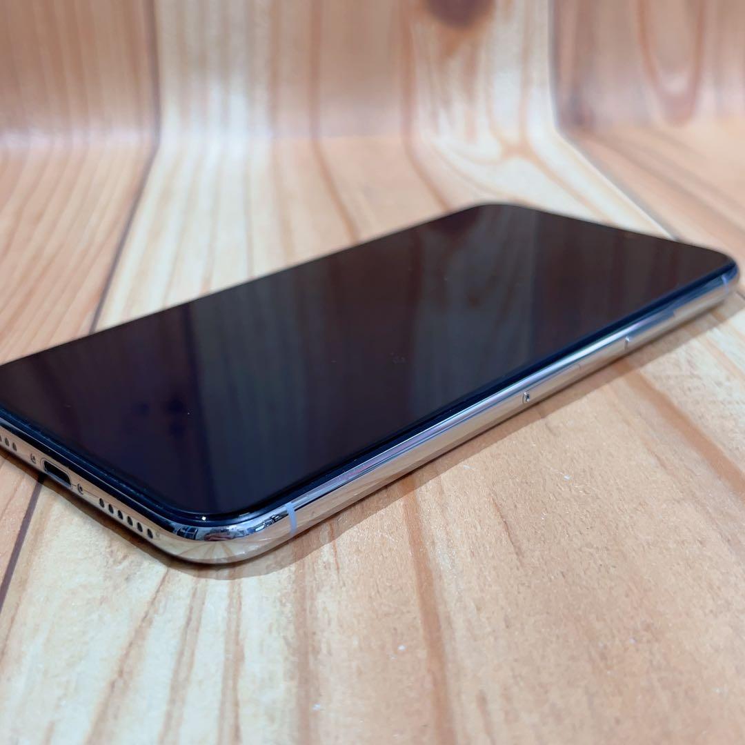 SIMフリー 本体 iPhone X 64 GB 606 シルバー 電池良好
