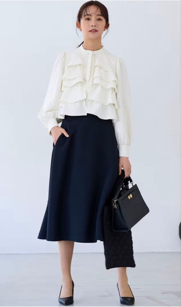 KUMIKYOKU NAVY】コンフォータブルドレープ フリルブラウス