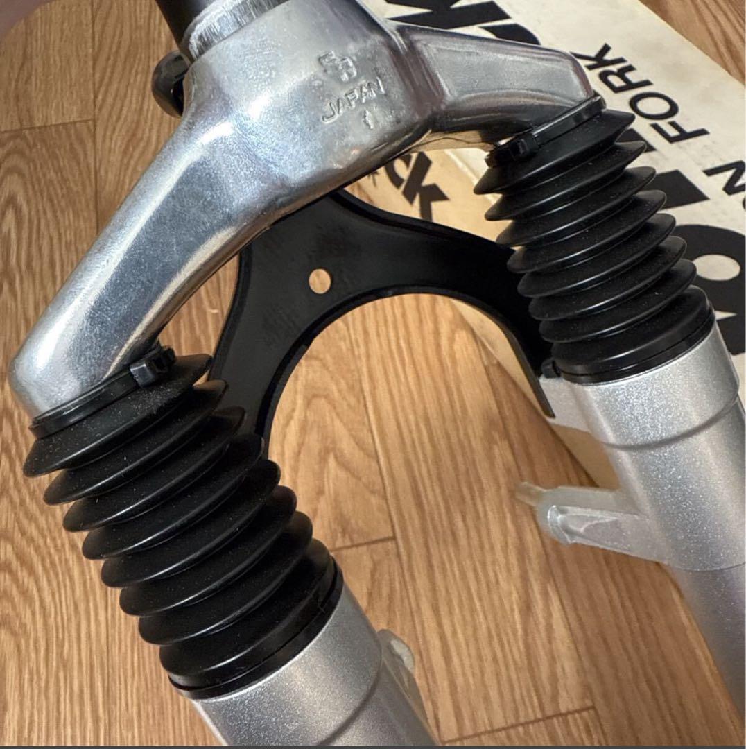 SR SUNTOUR フロントフォーク