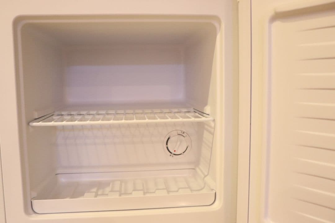 マクスゼン　前開き冷凍庫　31L