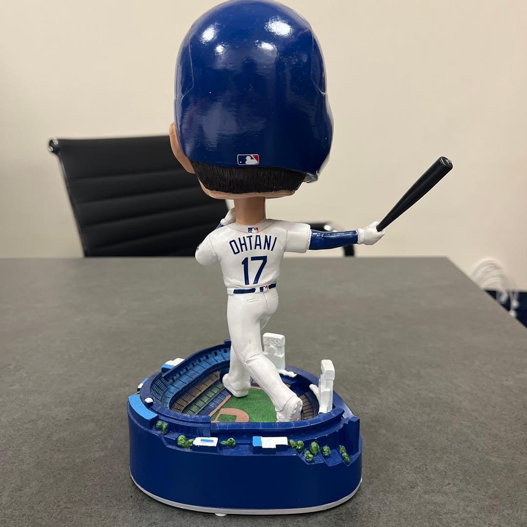 大谷翔平　箱付き限定ボブルヘッド　全高約24センチ