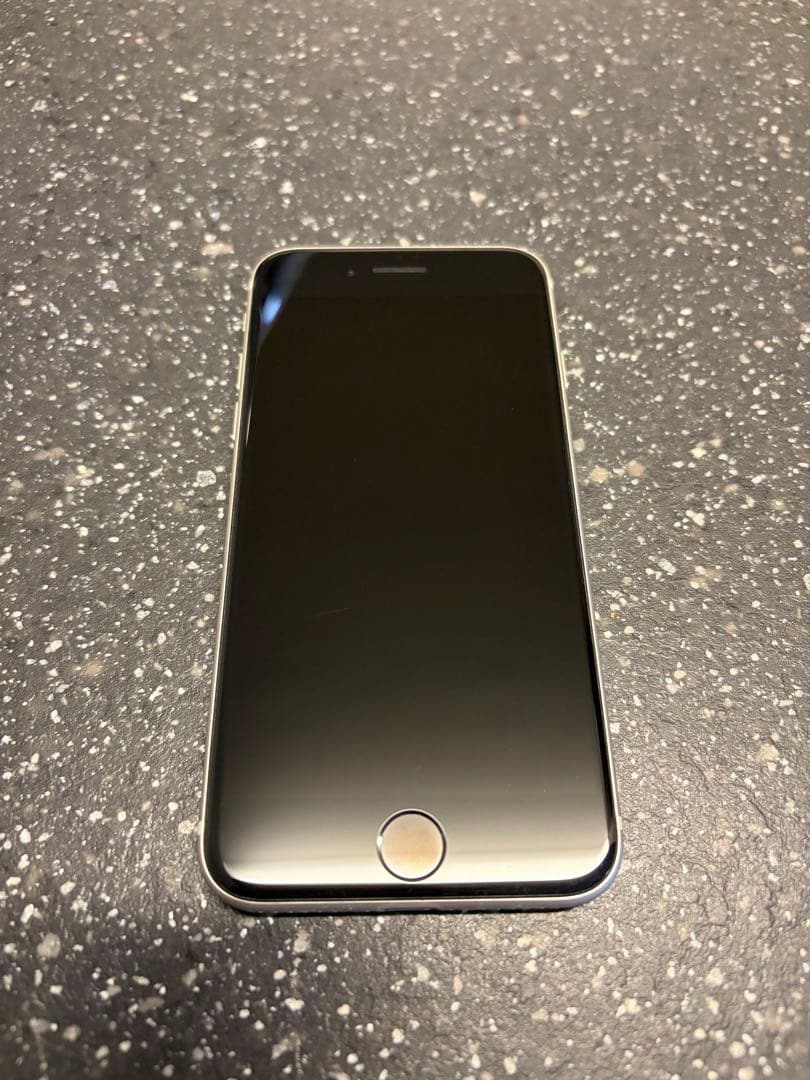 Apple iPhone SE 第3世代　スターライト　128GB