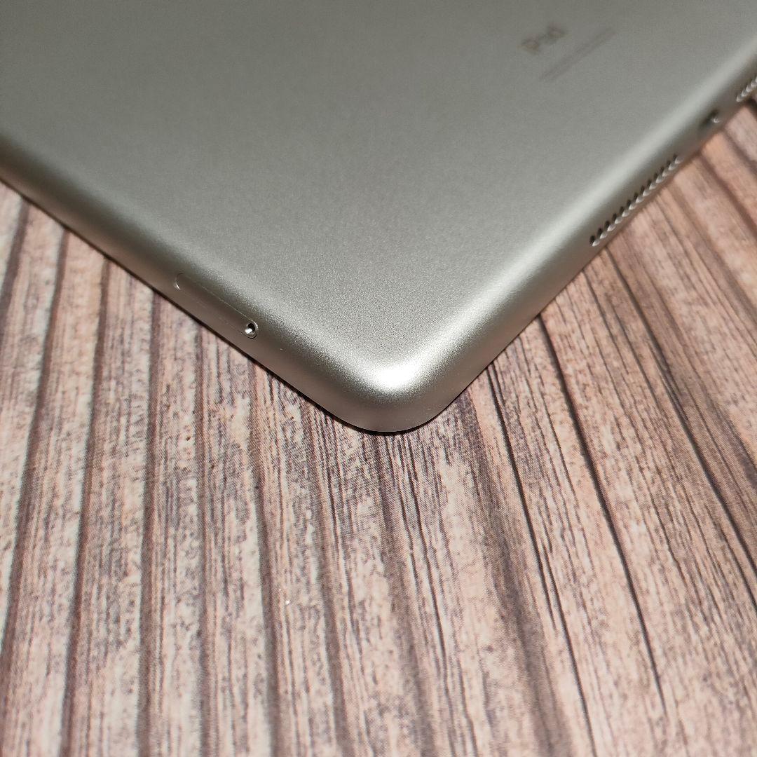 iPad 第8世代 32GB シルバー SIMフリー 超美品 バッテリー96%