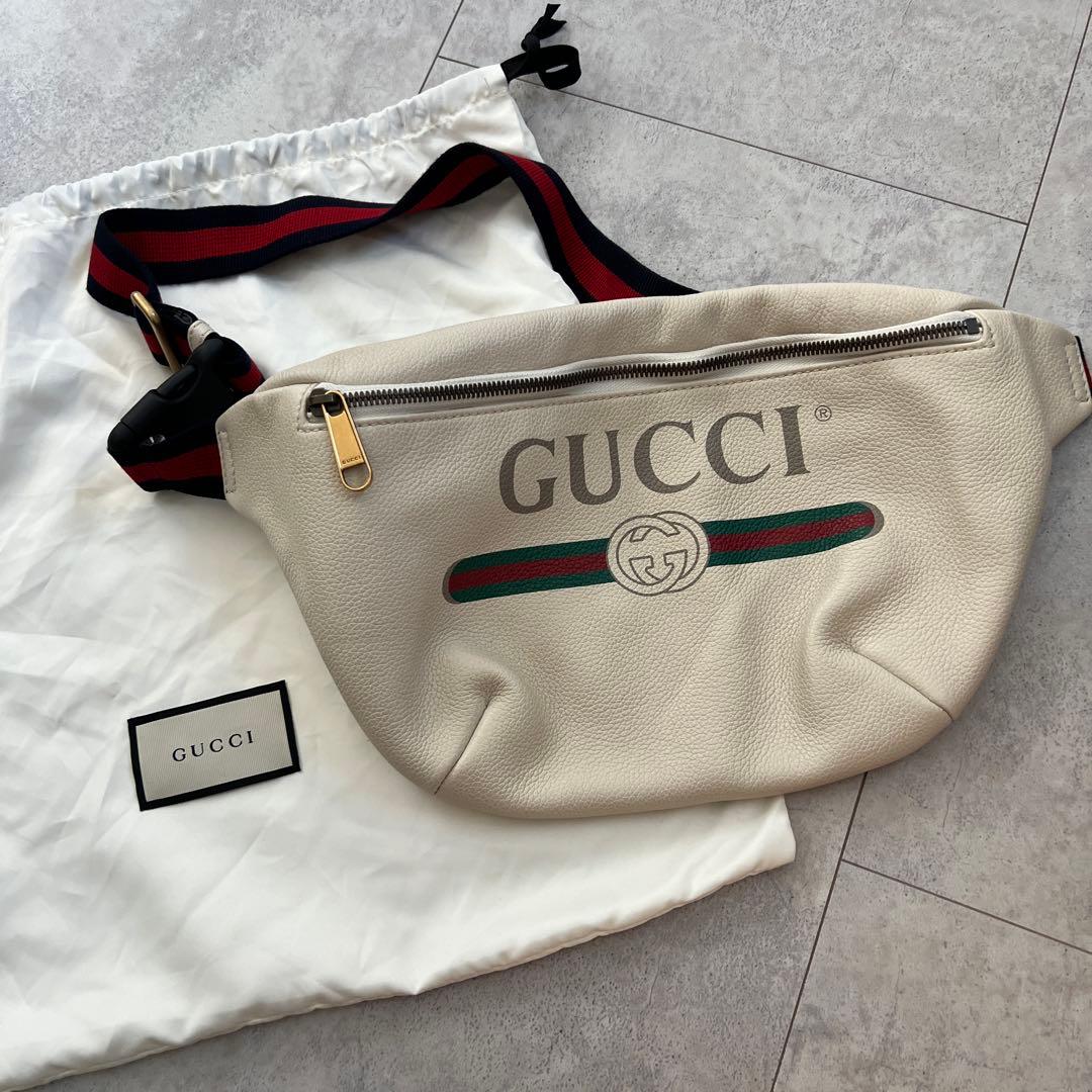 GUCCI ♡ロゴボディバッグ・ウエストポーチ
