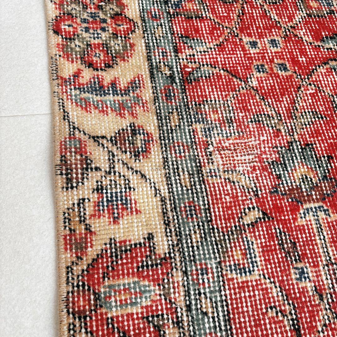 トルコ ヴィンテージラグ 赤 フローラル