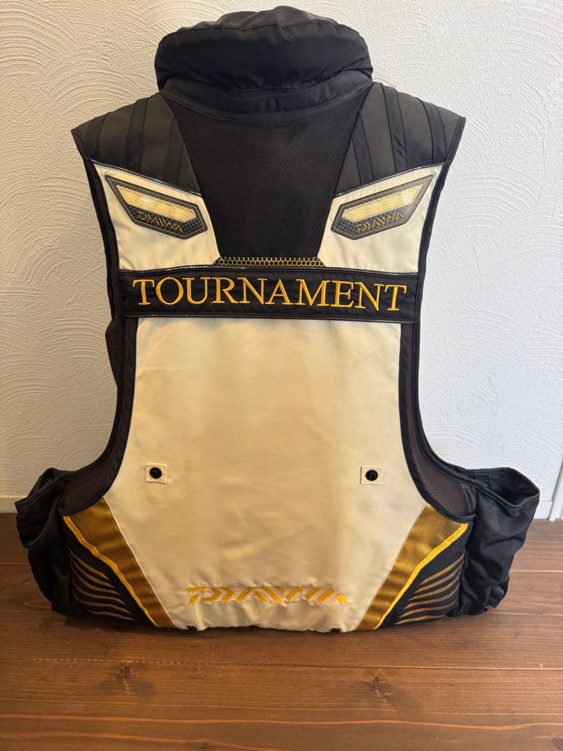 Daiwa トーナメント　ライフジャケット