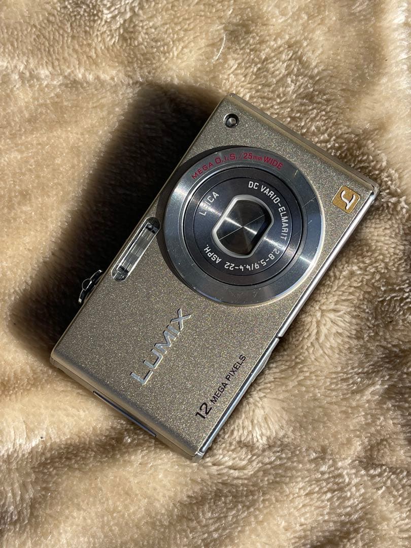 Panasonic LUMIX DMC-FX40 ゴールド