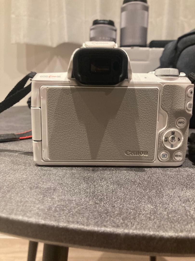 Canon EOS Kiss M ダブルレンズキット