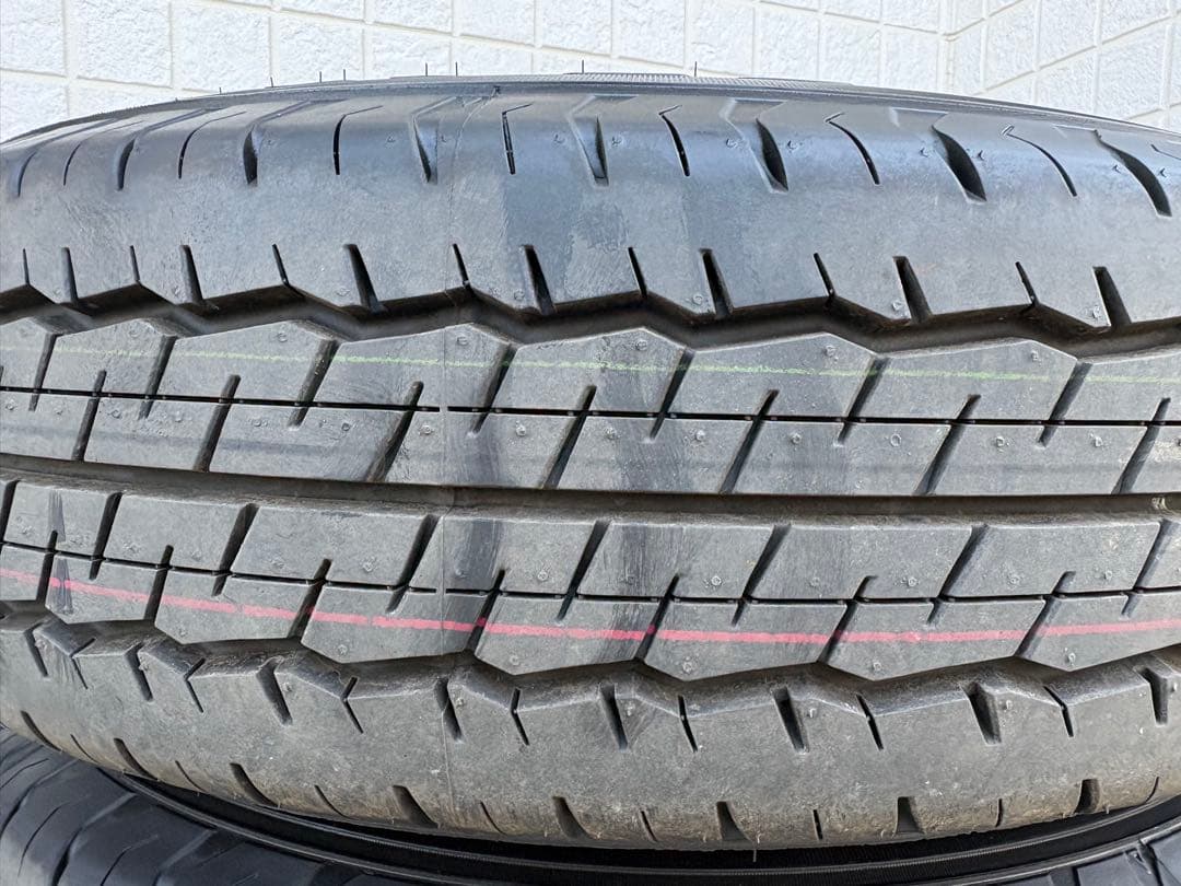 ハイエース　未使用・新車外し 15インチ タイヤ・ホイールセット