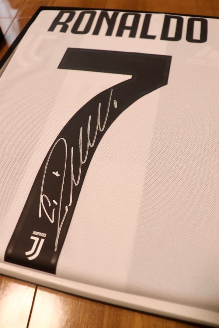 ロナウド サイン ユベントス18/19 thedugout