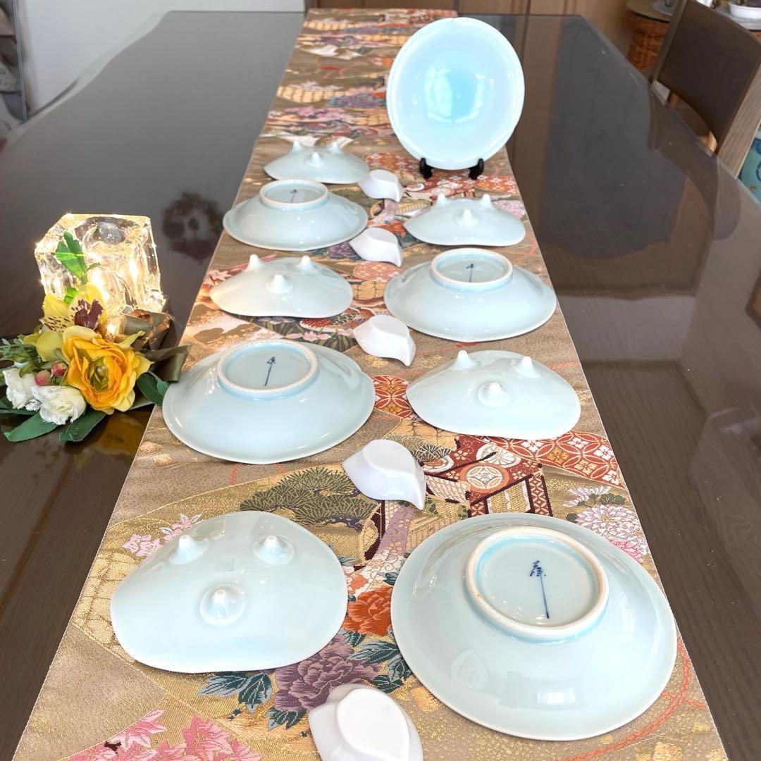 有田①藤巻製陶　青白磁　浅鉢5枚 ②変形三つ足皿5 枚③白磁　花びら型豆鉢5個