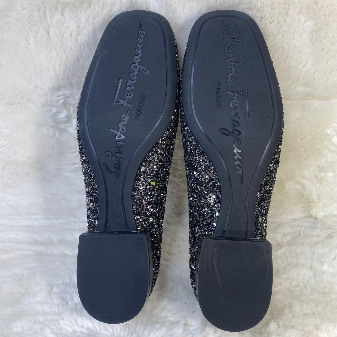 サルヴァトーレフェラガモ　フラット　グリッター ラメ　シルバー　ブラック　24