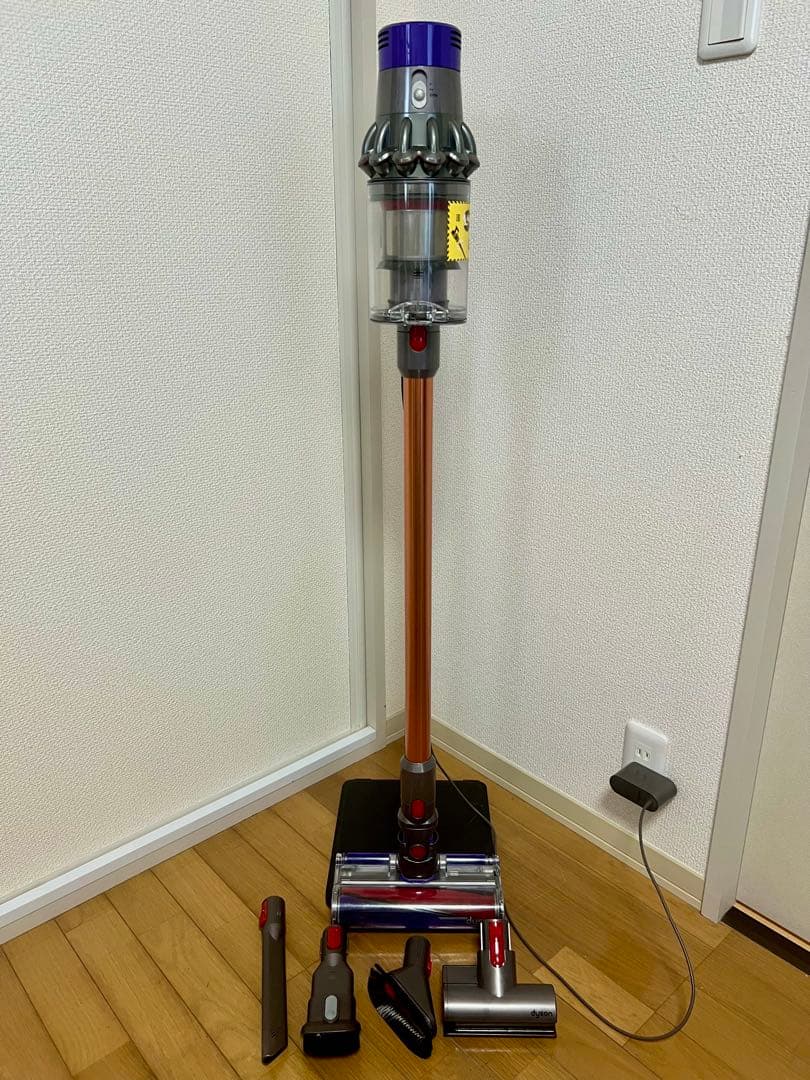 【美品】Dyson ダイソン　V10 fluffy SV12 スタンドセット