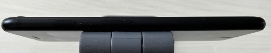 【美品】iPhoneSE2 128GB ブラック 新品互換バッテリー100%