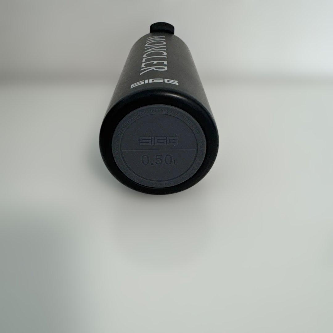 モンクレール　水筒