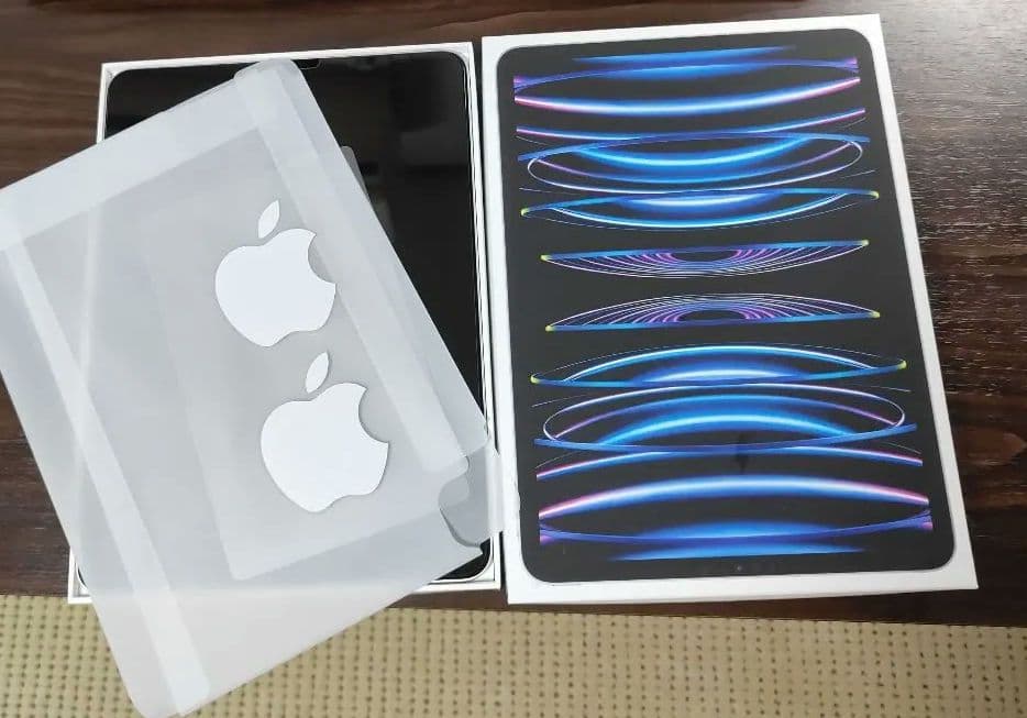 美品　iPad Pro 11インチ　第4世代　128GB Wi-Fiモデル　M2