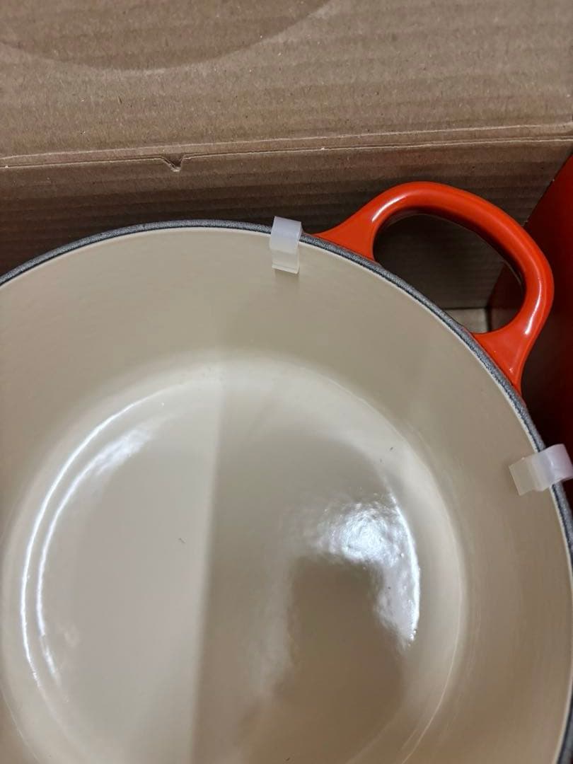 ルクルーゼ　ココット・ロンド 22cm カイエン　新品未使用品