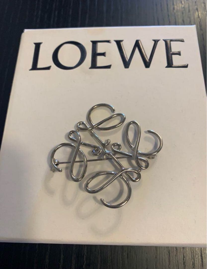 【美品】ロエベ アナグラム　ブローチ