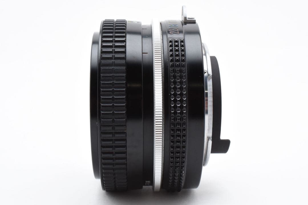 美品 Nikon New Nikkor 20mm f/4 広角レンズ