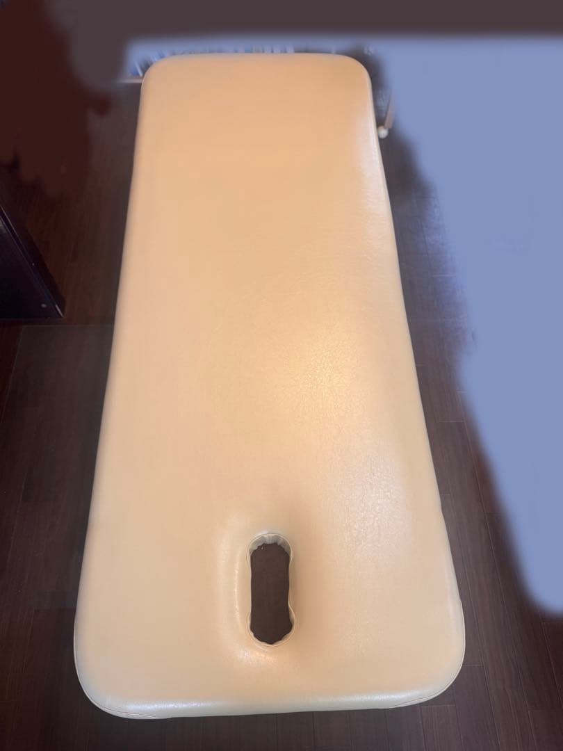 本体価格5,000円高田ベッド製作所低反発顔穴ベッドクリーム色 カバー付