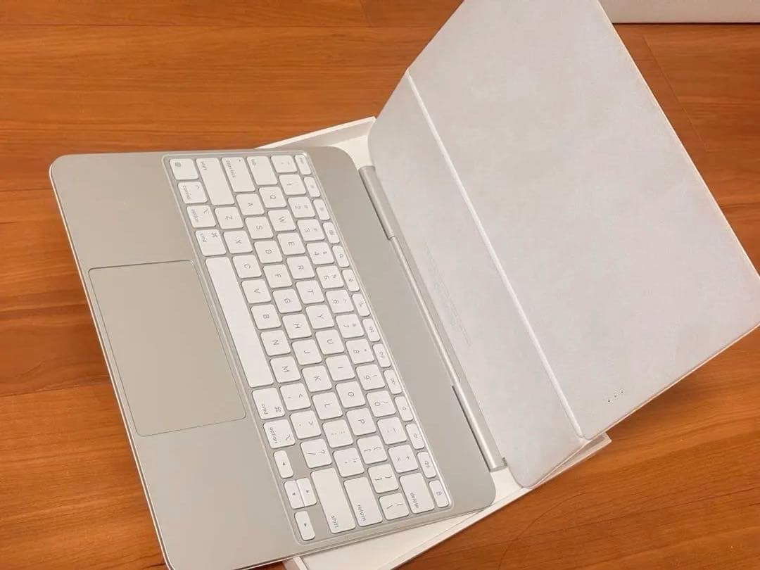 未使用13インチiPad Pro（M4）用 Magic Keyboard マカオ