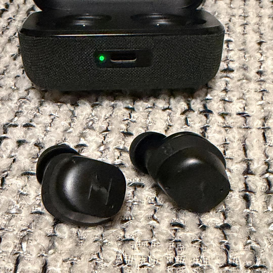 Ricardo Farias 　Sennheiser Momentum