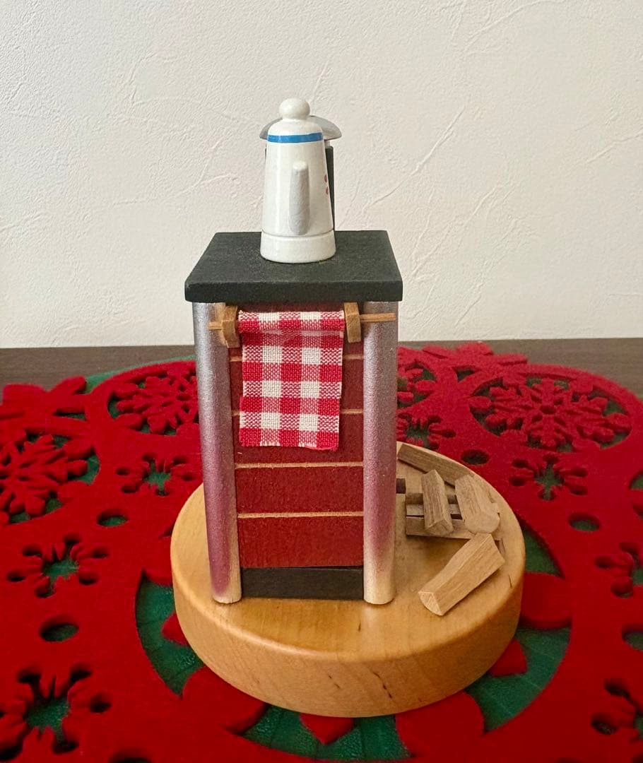 ドイツ製　木製煙出しストーブ型置物　クリスマス