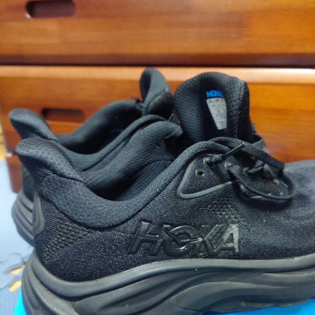 HOKA ONE ONE　クリフトン10