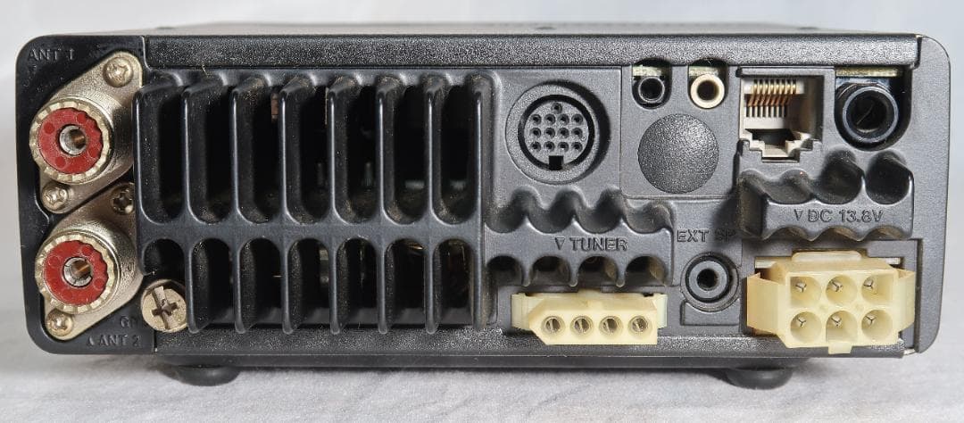 ICOM IC-706 HF/50MHz/144MHz オールモードハイパワー機