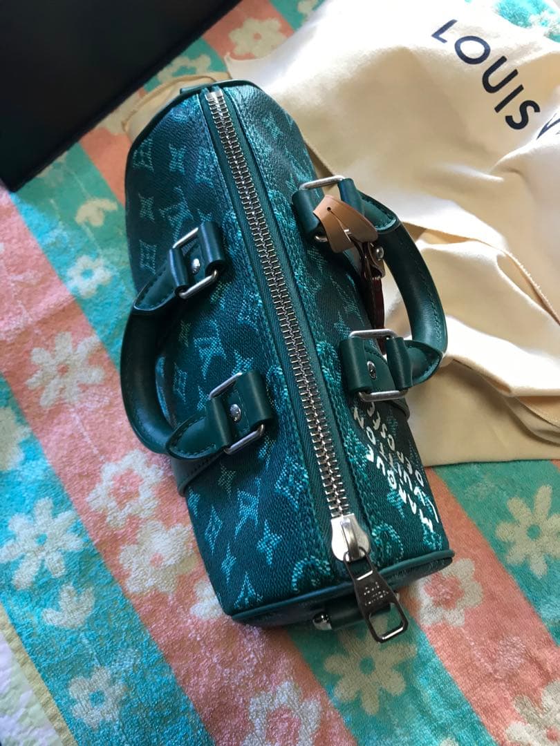 ルイヴィトン キーポル25 モノグラムキャンバス 肉球チャーム付き