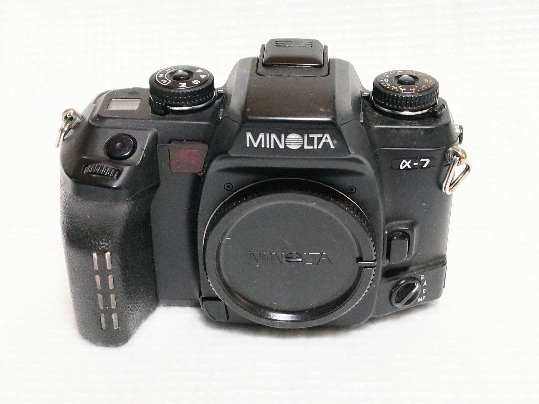 ミノルタ α-7 フィルムカメラとレンズ 2本