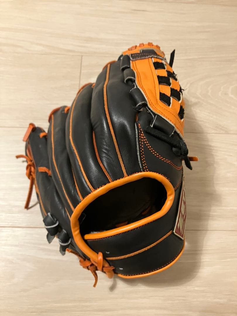【値下げ中】ZETT 硬式用グローブ 黒/オレンジ 源田モデル