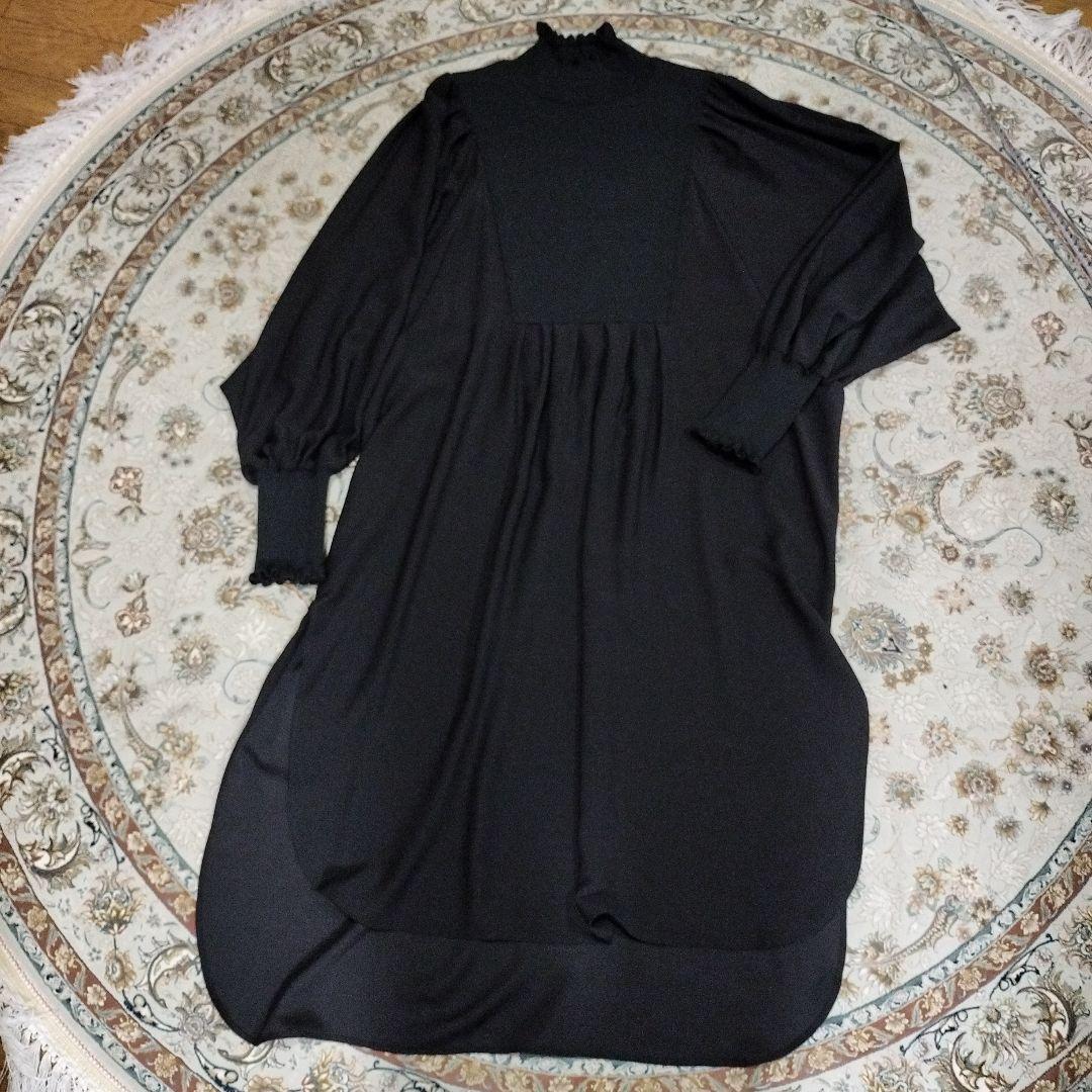 黒 ハイネック バルーン袖 トップス