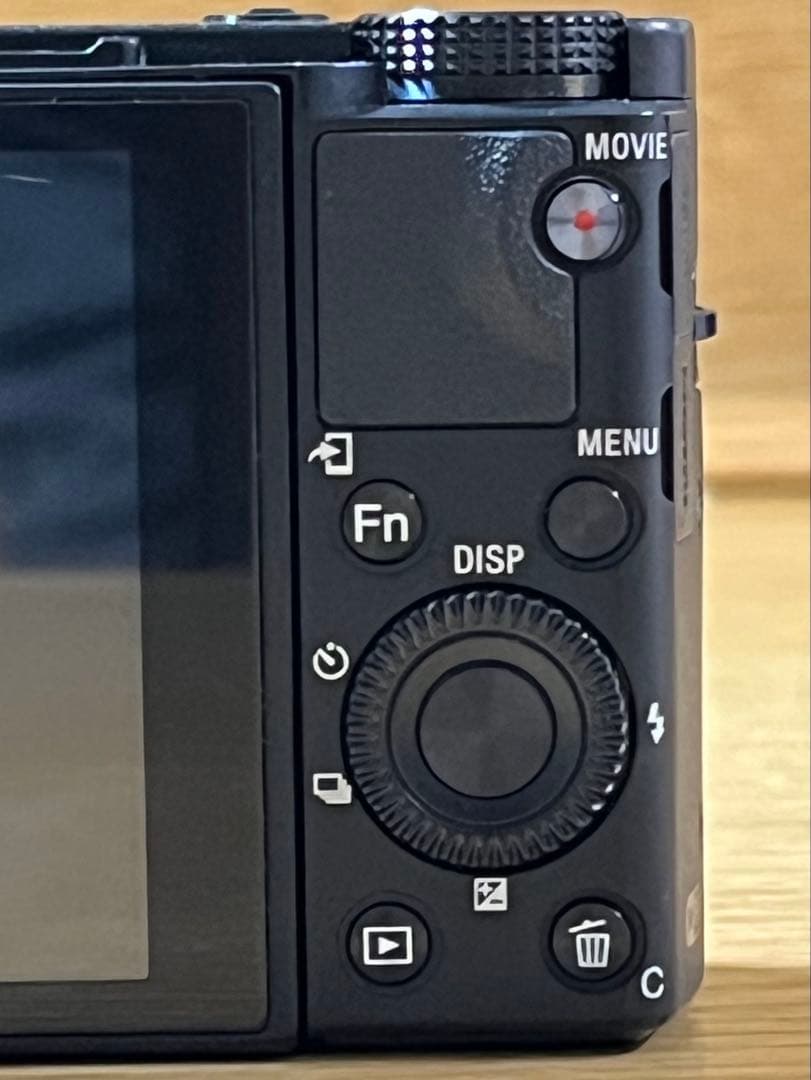 【美品】SONY コンパクトデジカメRX100M5A（バッテリー2個、充電器付）