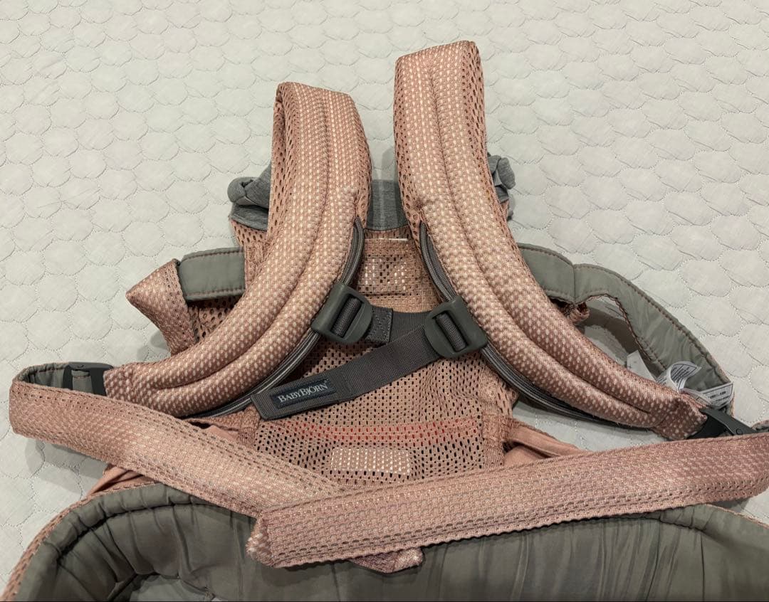 BABYBJÖRN Baby Carrier Harmony ピンク　美品