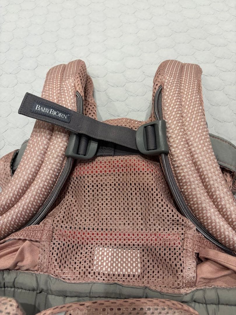 BABYBJÖRN Baby Carrier Harmony ピンク　美品