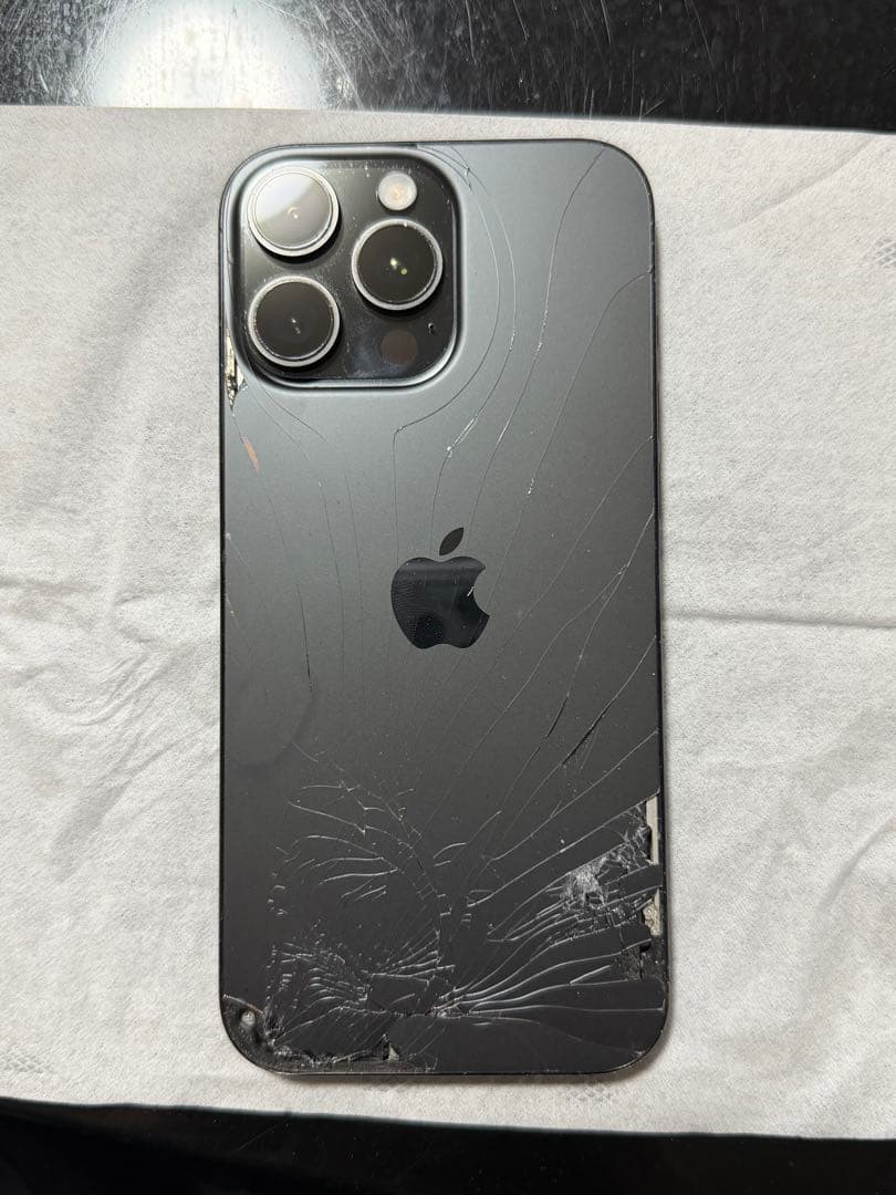 iPhone16promax ブラックチタニウム 256GB ジャンク 水没