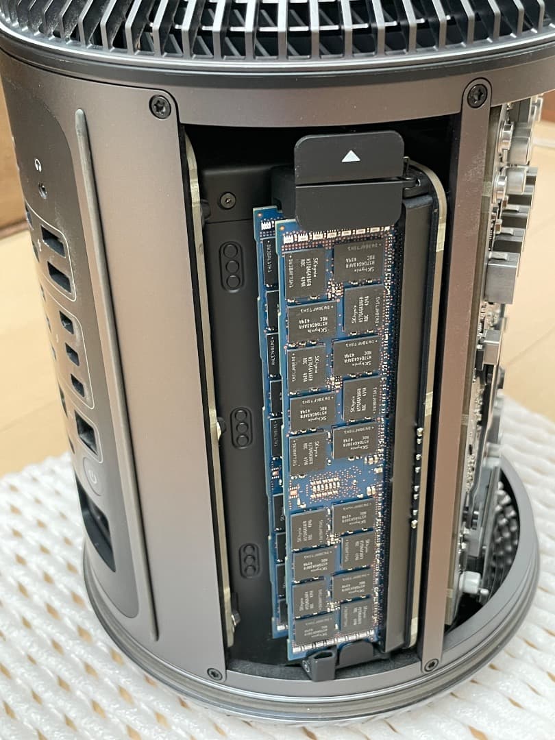 Macpro 2013 3.5GHz6コア・64GB・ 1TB