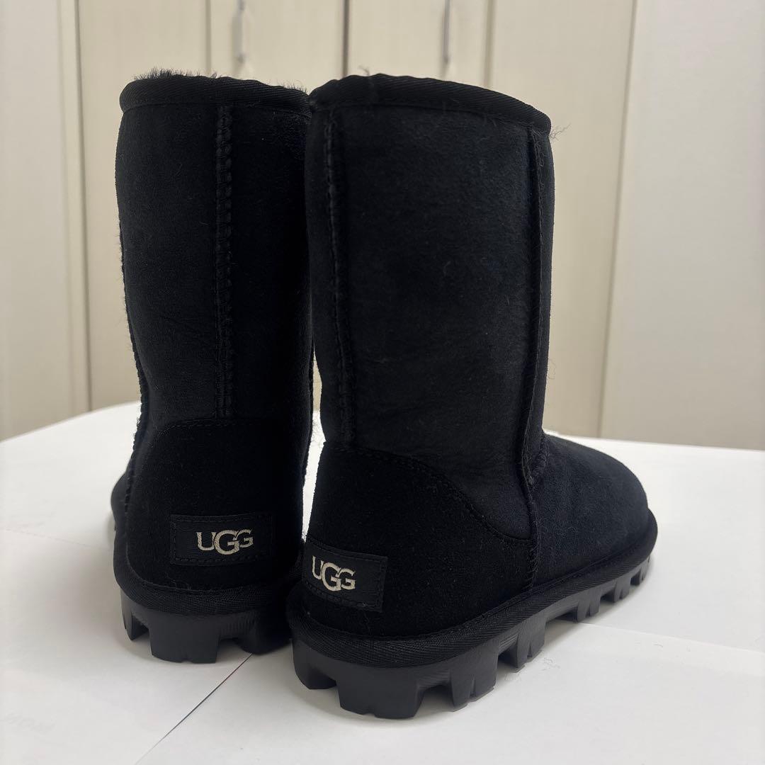 未使用品　UGG 5835 ムートン　ブーツ 22cm