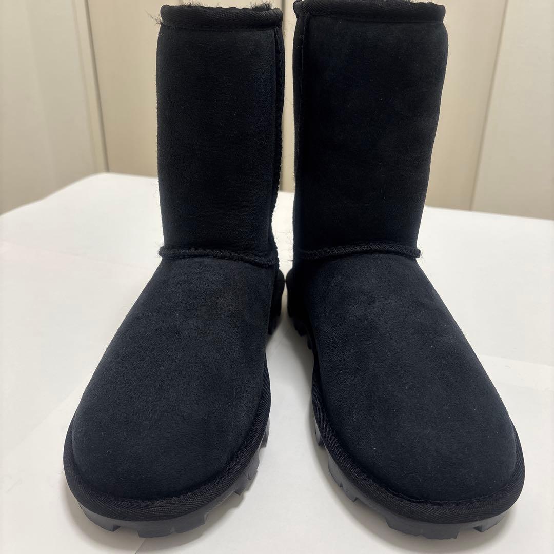 未使用品　UGG 5835 ムートン　ブーツ 22cm