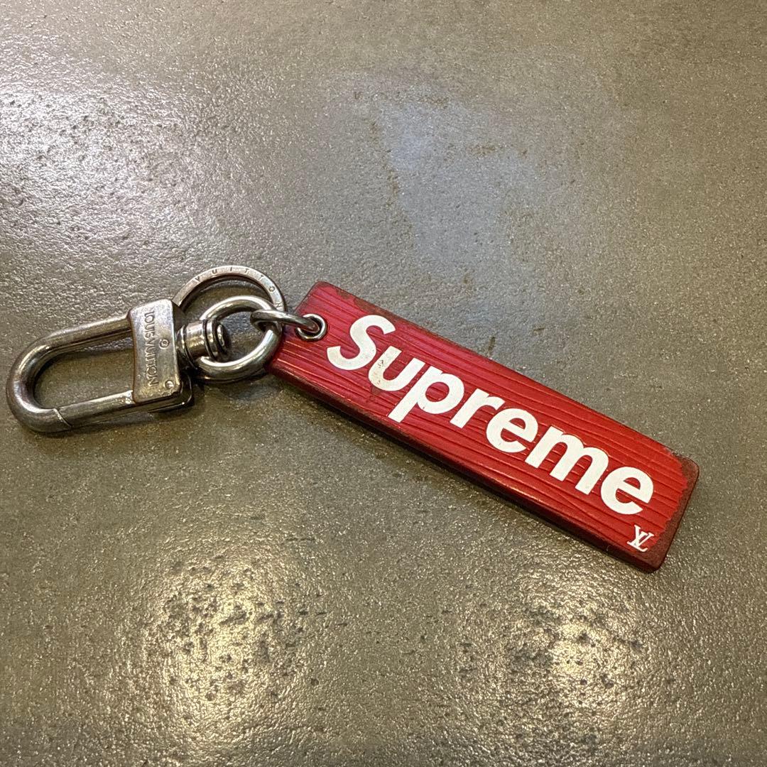 Supreme VUITTON キーホルダー