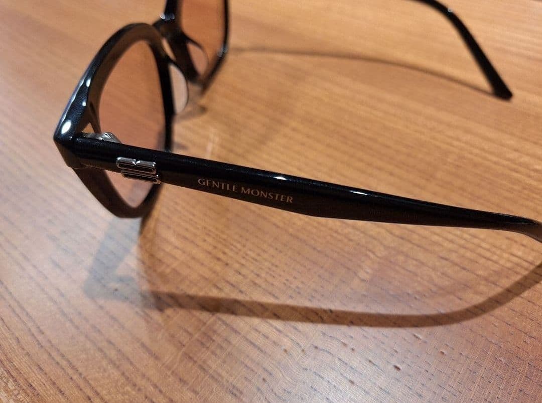 GENTLE MONSTER By ブラック ブラウン