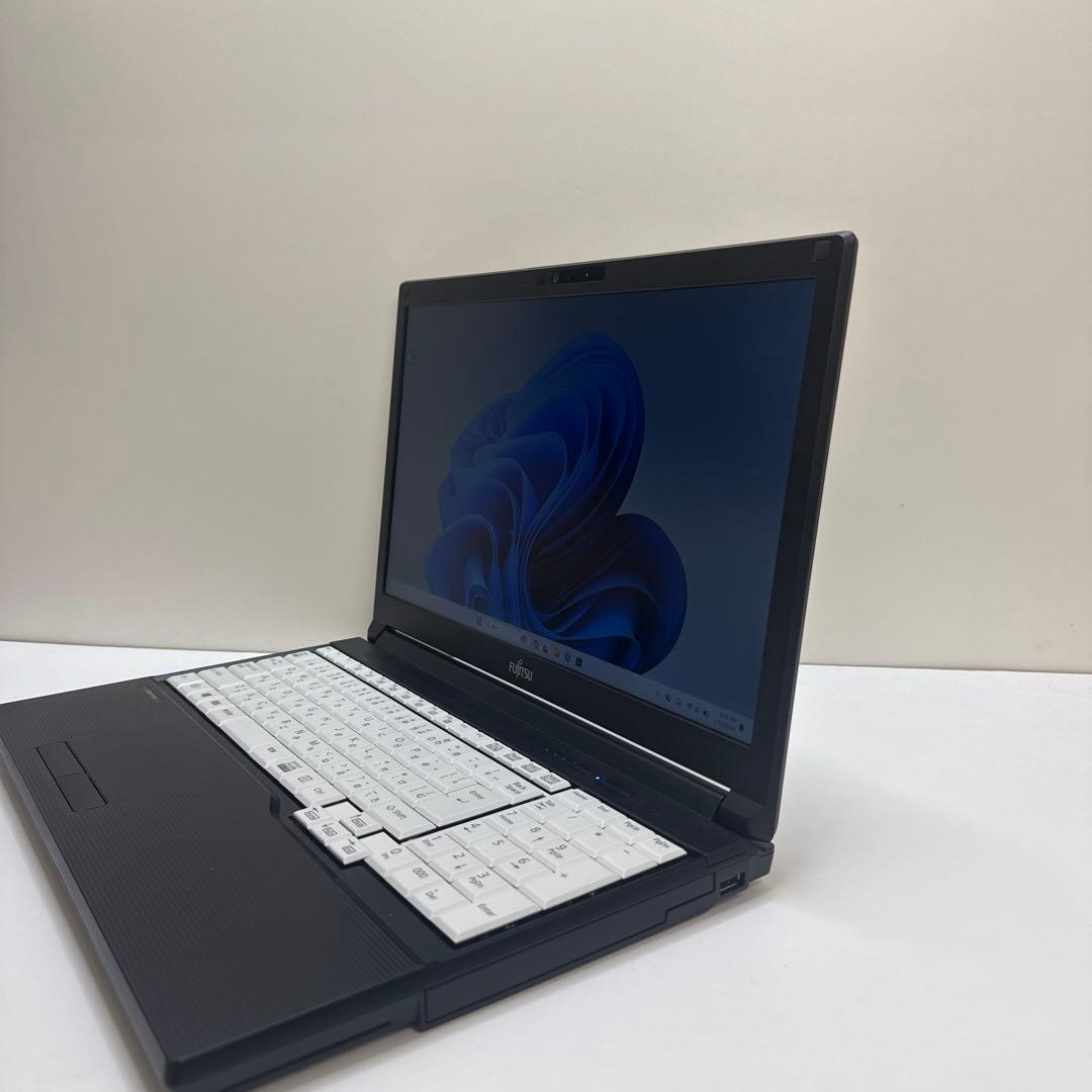 Fujitsu FUTRO A5511M /動作良好256GB