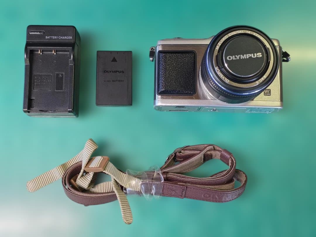 オリンパス PEN E-P1 シルバー レンズキット