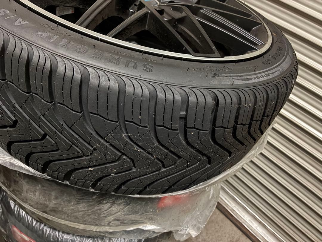 【新品に近い】18インチオールシーズンタイヤホイールセットBMW1シリーズF40