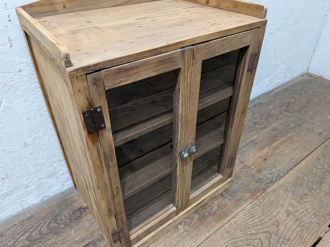 1120 アンティーク　杉のガラスケース　飾り棚　収納棚　キャビネット　レトロ