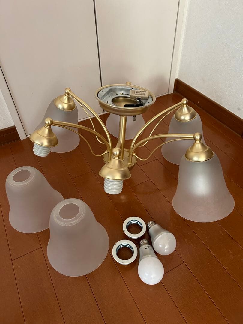 ゴールド シャンデリア 6灯 ガラスシェード　ナショナル　照明器具