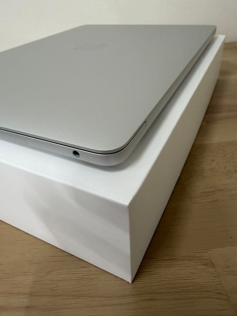 【極美品】MacBook Air 13インチ 2019 8GB 256GB