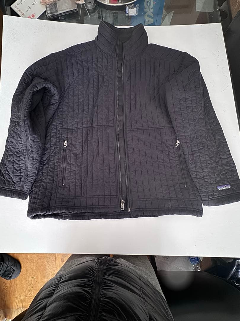 Patagonia 黒いキルティングナイロンジャケット